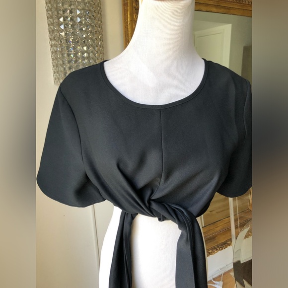 Avec Les Filles Black Tie-Front Crop Top MK - Picture 3 of 6